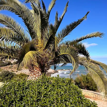 Sweet Escape Beachfront Apartament